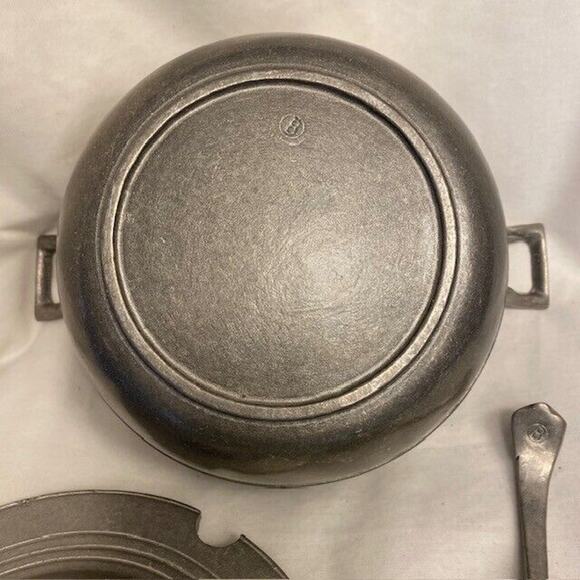 Vintage The Olde Bradford Co Pewter Soup Tureen with Spoon 12 x 7 inches - Picture 11 of 15